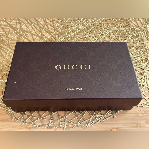 Gucci Women's Metallic Wallet - Picture 13 of 13